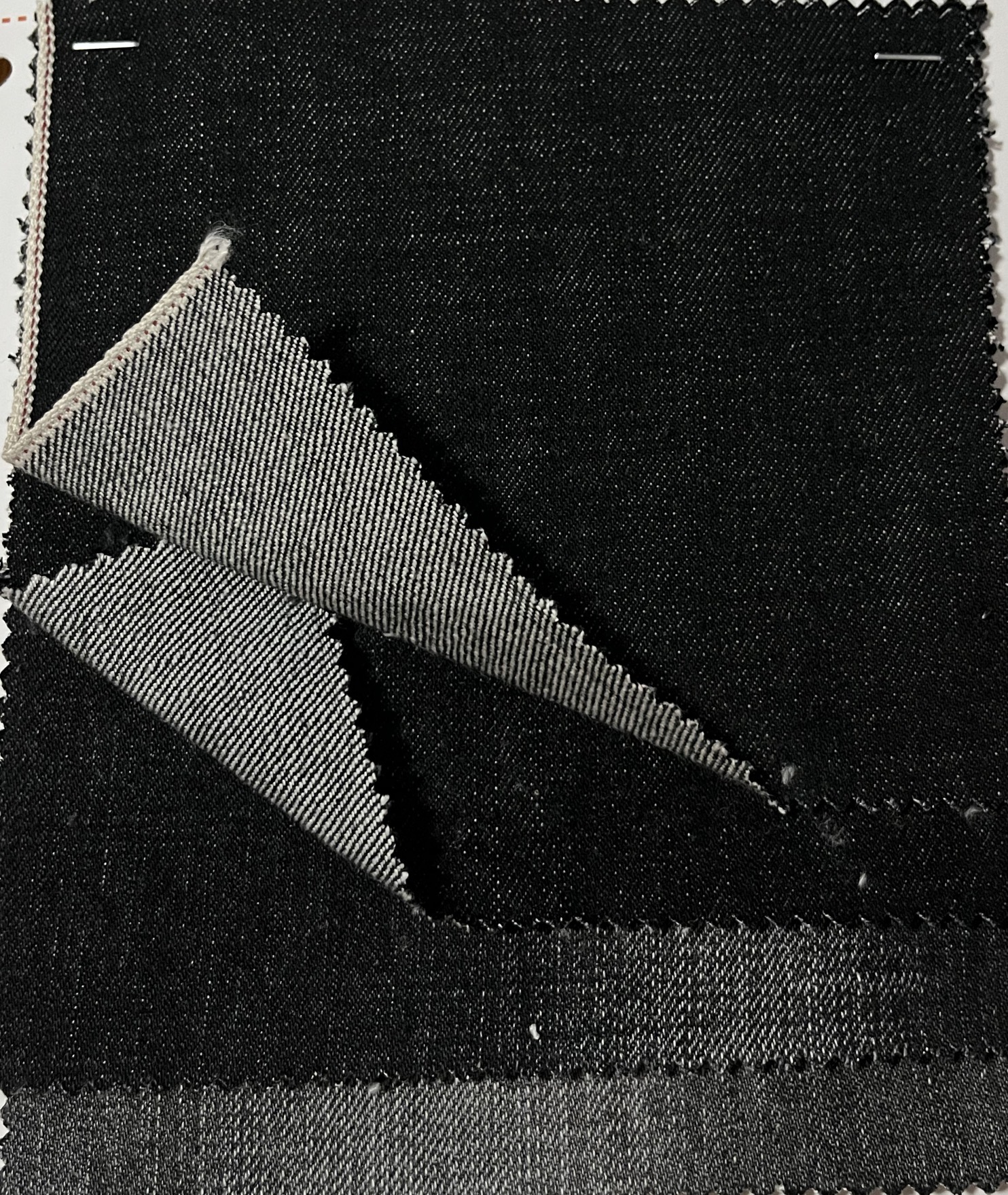 15oz Black Selvedge Denim Fabric Wholesale 3000Yards Ready To Ship Selvedge Jeans Cloth Manufacturers W3301374