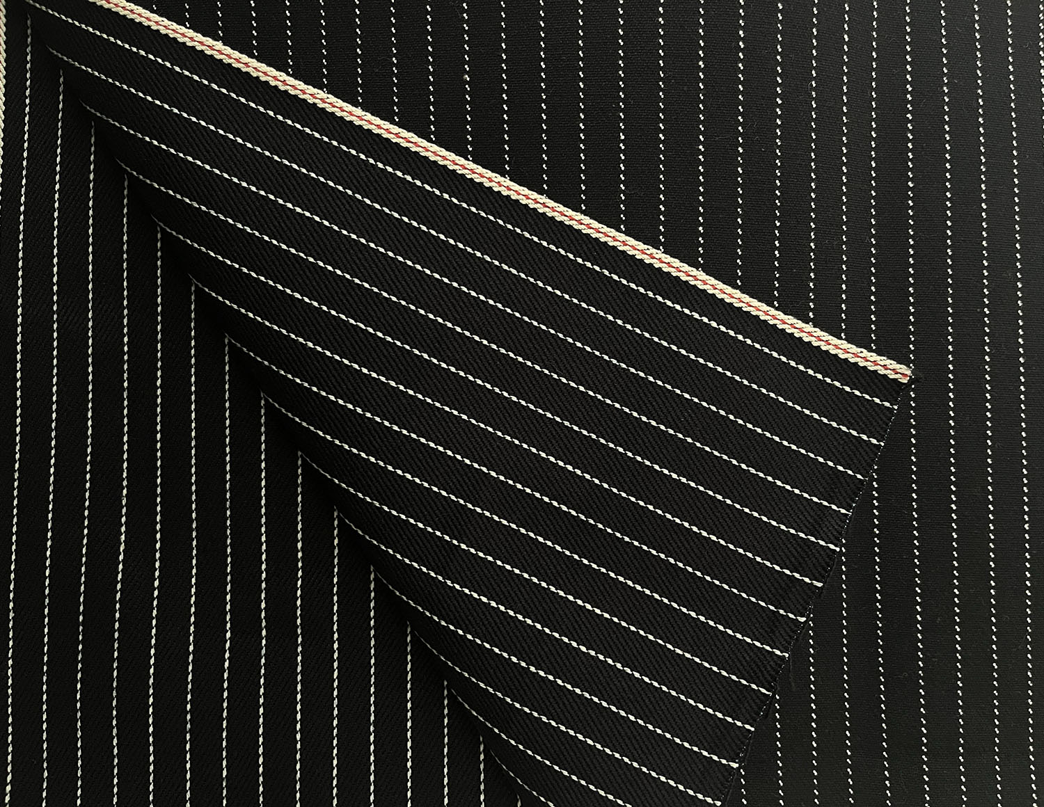 12.6oz Indigo x Black Red Selvedge Wabash Denim Fabric Wholesale Striped Selvage Jeans Cloth Manufacturers W24192